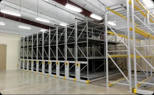 Mobile pallet racking